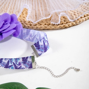 Detail of tropical purple leaf choker necklace with adjustable silver extension chain