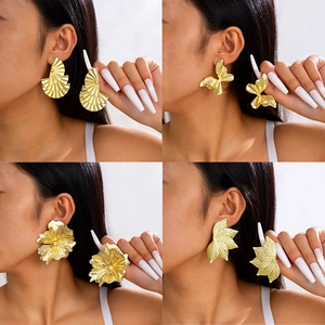 Boucles D'oreilles Dorées Alliage Künstliche Perle Surdimensionnées Texturées Feuille Fleur Papillon Éventail Bijoux Rétro Femmes