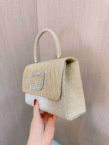 Abendtasche in Champagnergold mit Pailletten, Strass-Schnalle und elegantem Griff