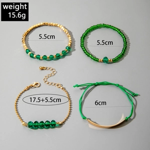 Détail du lot de 4 bracelets en perles vertes et dorées avec dimensions et poids