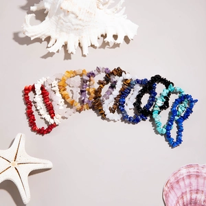 Collection de bracelets en pierres naturelles et agate avec décorations de plage