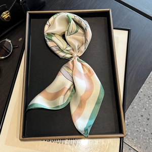 Elegant Pure Mulberry Satin Square Scarf Floral Print Magnolia Neckerchief Lightweight Head Scarf Hair Band For Women