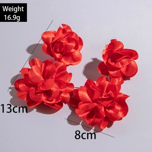 Boucles d'oreilles fleurs 3D en satin rouge, tailles 13cm et 8cm, poids 16,9g