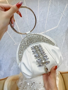 Sac de Soirée en Strass pour Femme Pochette Nuage Plissée Avec Poignée Anneau en Métal Gland Chaîne Amovible pour Mariage Fête