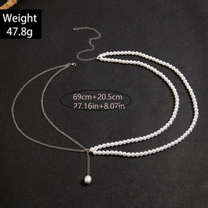 Détail de la chaîne de corps en perles montrant la longueur 69cm et l'extension en argent de 47,8g