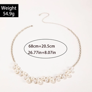 Détail de la chaîne de taille argentée multicouche avec perles et spécifications de taille