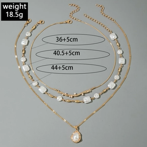 Ensemble de colliers de perles à trois couches avec fermoir OT, poids 18,5g et tailles