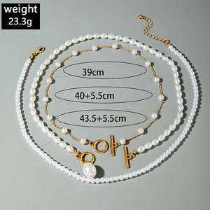 Détail du collier à plusieurs rangs avec boucle OT en perles et mesures précises