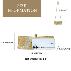 Tableau des tailles détaillé montrant les dimensions et le poids du sac de soirée strass