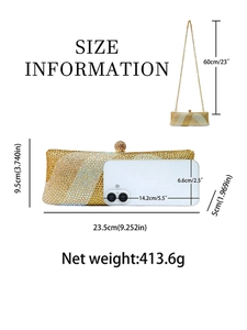 Pochette de soirée chic en strass avec dimensions et chaîne dorée sur fond blanc