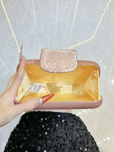 Pochette de soirée pailletée rose doré pour mariage avec bandoulière chaîne amovible