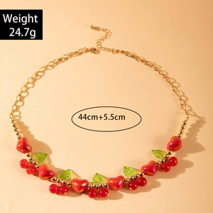 Detail shot of heart necklace weight 24.7g and 44cm plus 5.5cm adjustable chain length