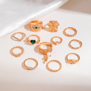 Lot de 12 bagues vintage dorées avec pendentifs serpent, cœur vert et perles