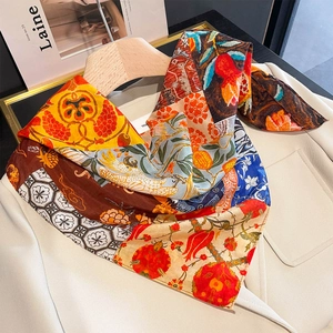 Vintage Seidenschal mit Blumen- und Granatapfelmuster in kräftigem Orange und Blau