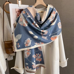 Écharpe épaisse imprimé fleuri bleu brume avec franges pour l'automne et l'hiver