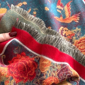 Thick autumn shawl with colorful floral phoenix jacquard weaving and elegant tassel edges