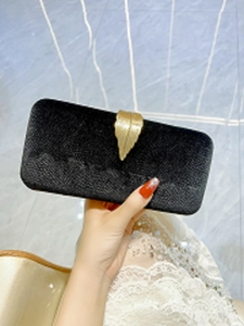 Women's Vintage Velvet Evening Clutch Bag Gold Metal Leaf Buckle Elegant Shoulder Bag With Chain For Wedding Banquet Party