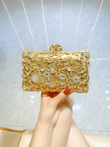 Luxury Rhinestone Evening Bag Flower Hollow Out Clutch Purse Metal Hard Shell Wedding Banquet Handbag Chain Strap Women