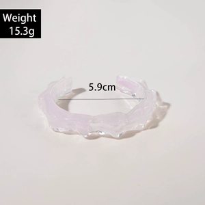 Detail showing 5.9cm inner diameter and 15.3g weight of the purple acrylic bangle