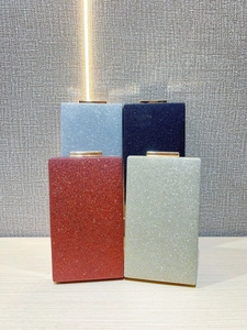Lot de pochettes de soirée à paillettes en bleu ciel bleu marine rouge et doré champagne