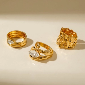Lot de 3 bagues dorées géométriques avec cristaux marquise et texture lave irrégulière