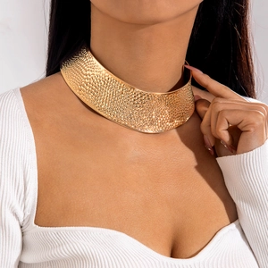 Collier Ras Du Cou Large À Texture Martelée En Alliage Plaqué Or Collier Torque Ouvert Mode Rétro Géométrique Pour Femmes