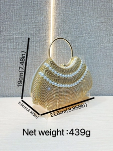 Sac de soirée argenté avec strass, perles et poignée en métal avec ses dimensions