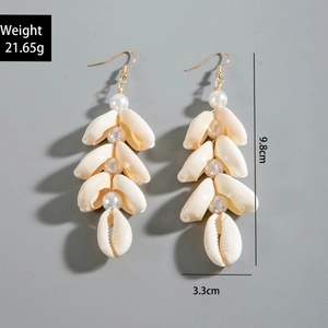Detail of beach-style shell earrings with pearls showing dimensions and weight