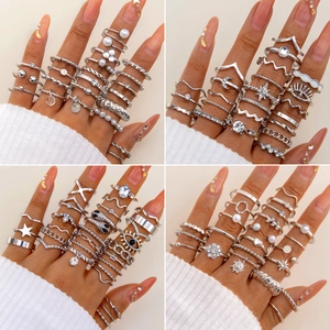 Bagues Vintage Bohème Alliage Rhinestone Künstliche Perle Émail Cœur Serpent Étoile Lune Gothique Bijoux Fantaisie Femme