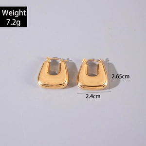 U-shaped gold geometric earrings detail showing dimensions of 2.65cm height and 7.2g weight
