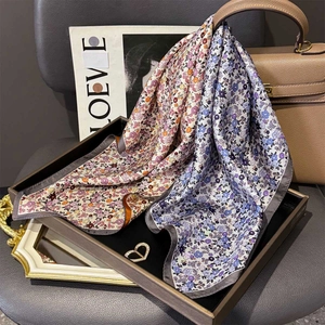 Foulard Carré En Satin De Mûrier À Imprimé Fleuri Écharpe De Cou En Sergé Pour Femmes Commuteur Professionnel Élégant