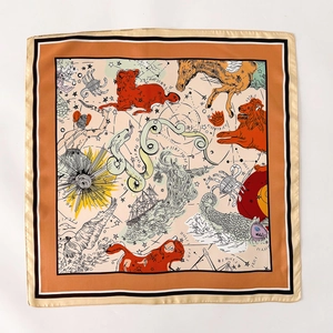 Carré de soie 100% mûrier premium avec motifs géométriques d'astrologie et zodiaque