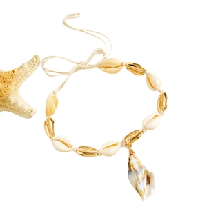 Boho Muschel-Halskette mit goldenen Akzenten und Meeresschnecken-Anhänger für Damen