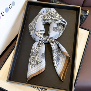 Foulard Carré En Satin De Mûrier Élégant Imprimé Paisley Sergé Satin Pour Femmes Accessoire De Mode Polyvalent Bandeau