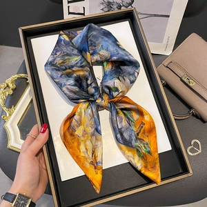Écharpe Carrée En Satin De Mûrier À Imprimé Floral Peinture À L'Huile Artistique Foulard Élégant Polyvalent Pour Femmes