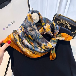 Foulard en soie imprimé peinture à l'huile avec boucle camélia blanc décorative