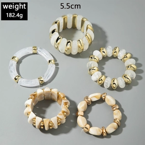Detailed view of 5-piece chunky acrylic beaded bracelet set with weight and size info