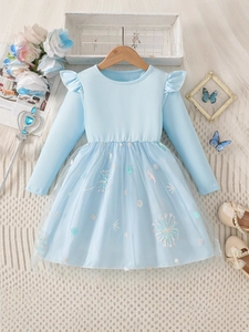 Robe princesse bleue à manches longues avec volants et broderies de flocons de neige