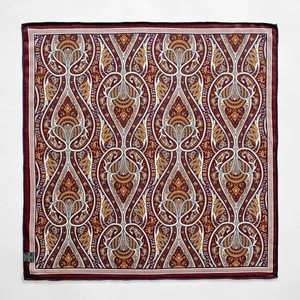 Luxuriöses Seiden-Woll-Vierecktuch mit Paisley-Muster und handrollierten Kanten