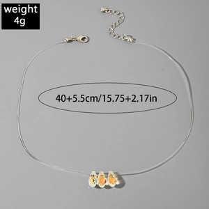 Collier invisible en fil de pêche avec trois cristaux goutte d'eau irisés et fermoir argent