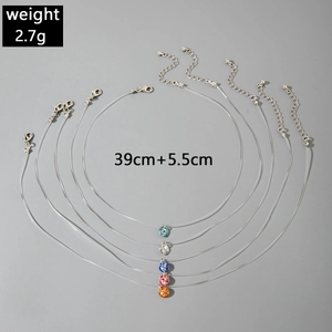 Lot de cinq colliers en cristal sur fil de pêche élastique de 39cm avec extension de 5,5cm