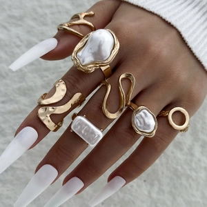 Baroque Faux Artificial Pearl Rings Alloy Geometric Irregular Gold Tone Jewelry For Women Bohemian Vintage Style
