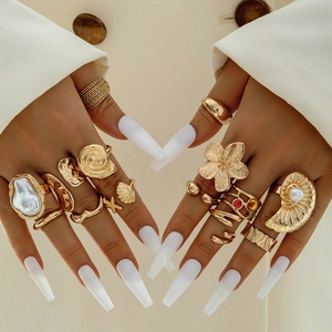 Retro Gold Tone Alloy Rings For Women With Faux Artificial Pearl Colorful Gemstones Sea Theme Shell Starfish Flower Designs