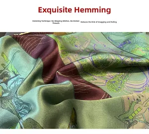 Détail de la couture haute densité sur foulard en soie verte évitant les accrocs