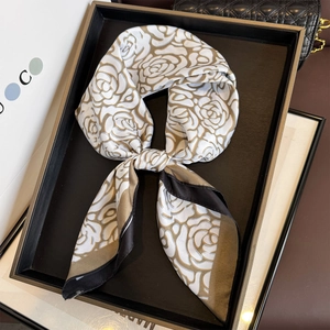 Rose Floral Print Square Scarf Polyester Satin Satin Vintage Elegant Fashion Neck Kerchief For Women