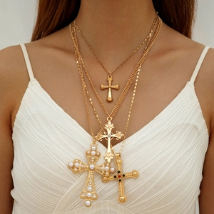 Collier À Pendentif Croix Gothique Vintage Avec Alliage Fausse Künstliche Perle Strass Multicouche Rétro Bijoux Pour Femmes