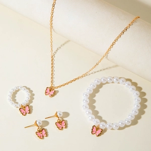Parure bijoux papillon émail rose avec collier de perles, bracelet, boucles et bague