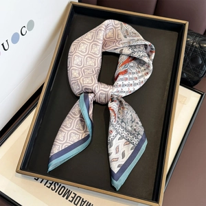 Carré De Satin De Mûrier Élégant Imprimé Paisley Et Floral Foulard De Cou Léger Bandana Châle Pour Femmes