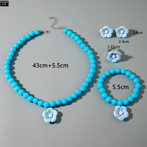 Parure bijoux fleurs de camélia bleu avec dimensions détaillées du collier