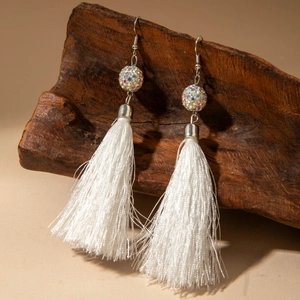 Détails de boucles d'oreilles à longues franges blanches avec perles strass multicolores